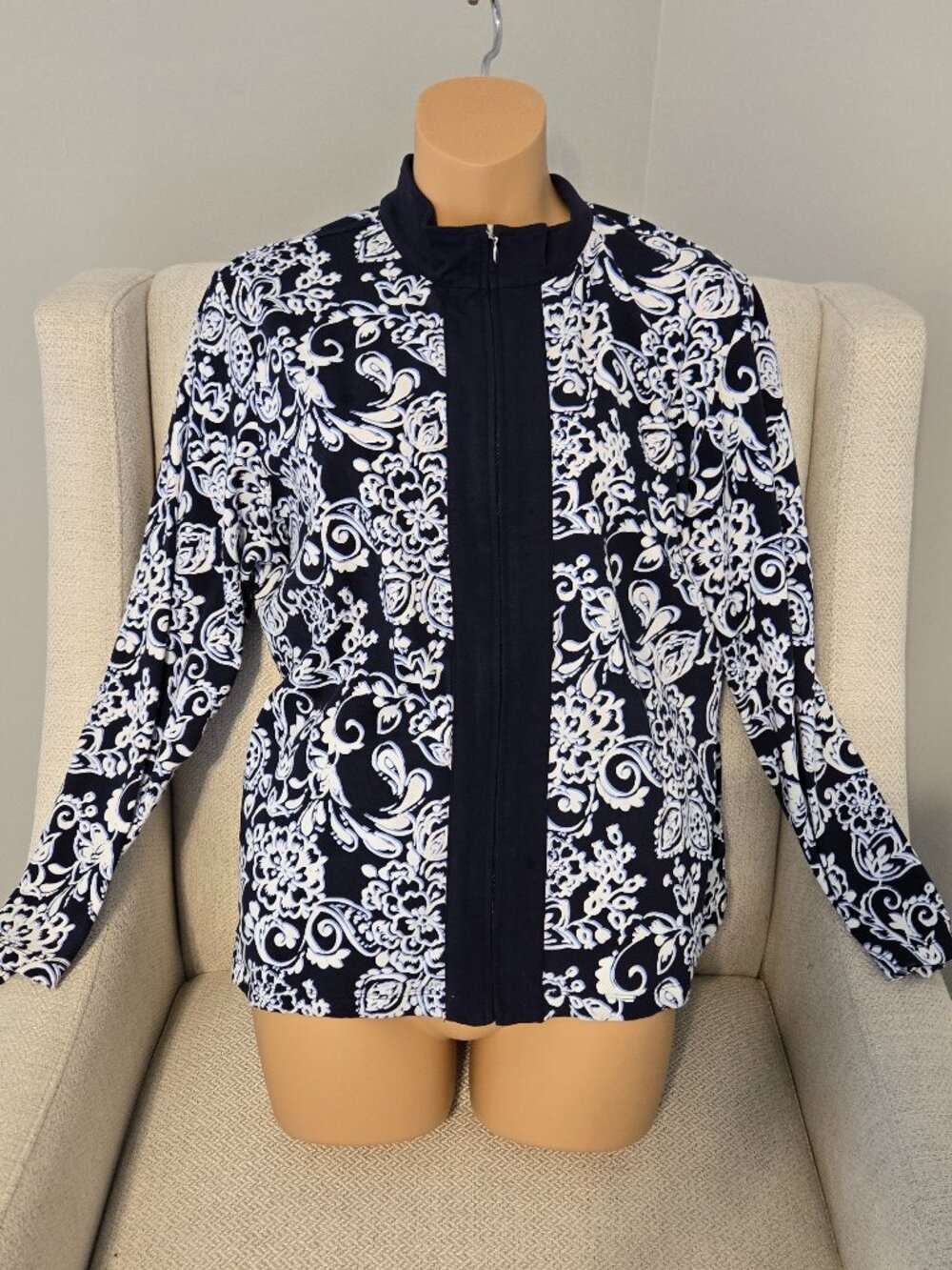 Appleseed's Petite Floral Zip up Jacket Size PL Blue and White